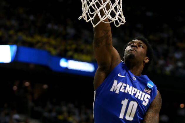 Kansas Visits Tarik Black