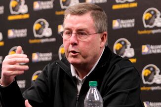 Greg Davis Tries to Fix Iowa's Offensive Woes
