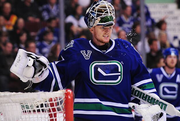 Canucks Not Commenting on Schneider