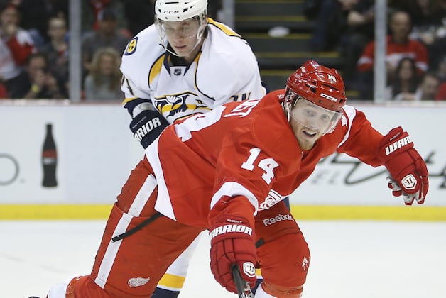 Red Wings Beat Nashville, 5-2, to Maintain Own Playoff Destiny