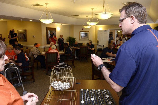 Malzahn Leads a Game of 'Hurry-Up, No-Huddle Bingo'