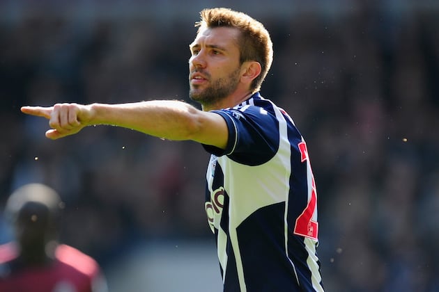 Steve Clarke Eager to Step Up Contract Talks with Defender Gareth McAuley