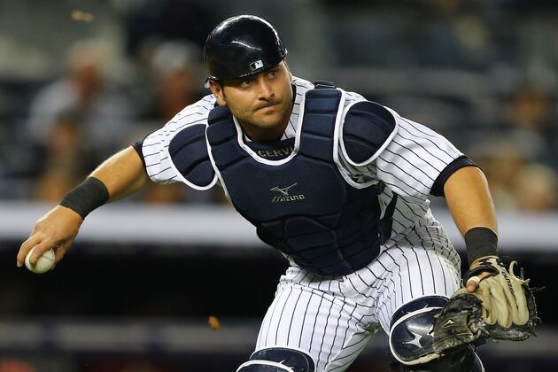 Cervelli Leaves in 1st After Taking Foul Tip to Hand