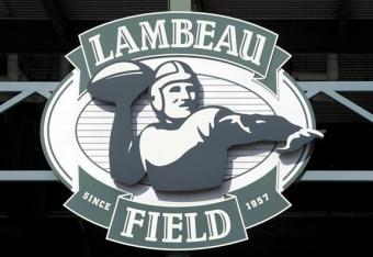 Wisconsin-lsu-lambeau_crop_north