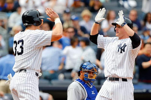 Overbay Helps Yankees Sweep Dickey and Blue Jays
