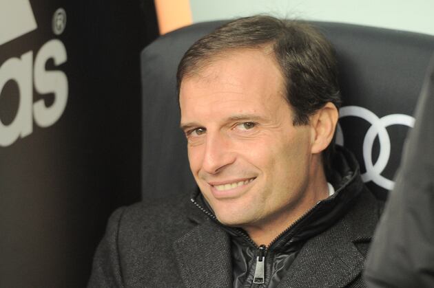Allegri Expresses Gratitude at Fans' Banner Supporting Him on Sunday