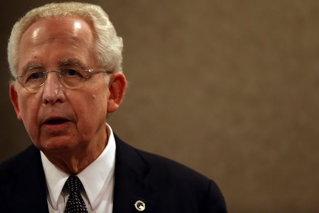 Mike Slive Confident in AD Jay Jacobs' Defense of Auburn