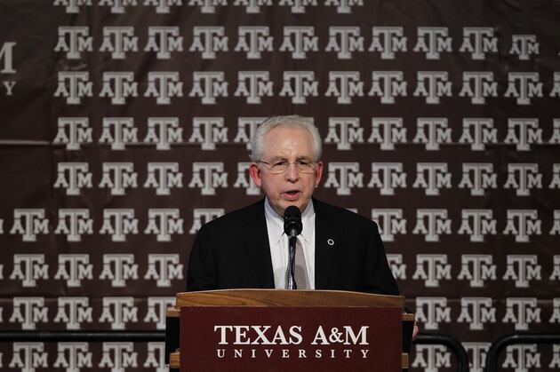 Slive: Schools Could Discuss NCAA 'division' over Stipends