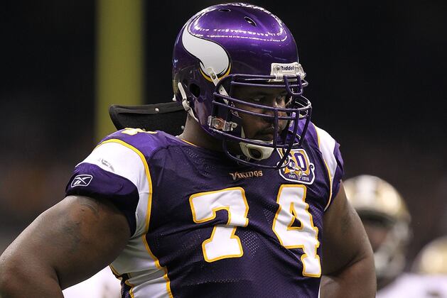 LT McKinnie to Take Physical with Bolts