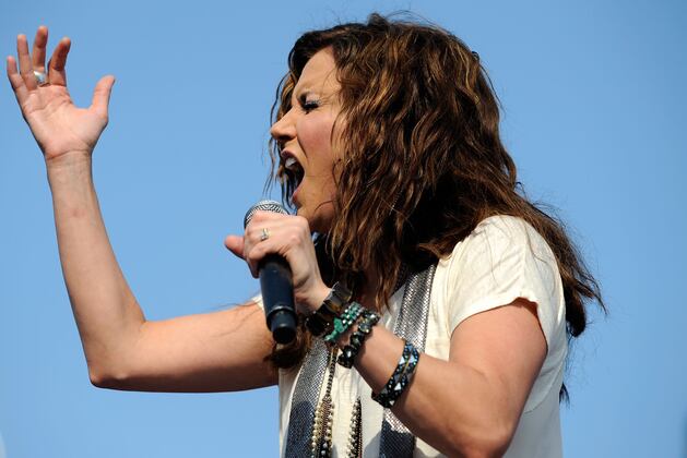 2013 Kentucky Derby National Anthem Goes to Country Singer Martina