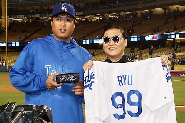 PSY Met Hyun-Jin Ryu and the Baseball World Shook