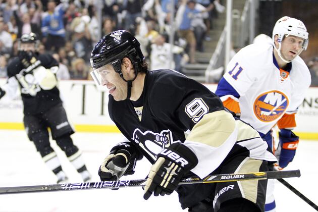 Penguins, Minus Crosby, Overwhelm Isles