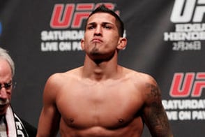 Anthony Pettis Says Move to Featherweight 'Not Permanent,'