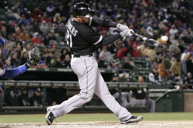 Flowers' Homer Propels White Sox 3-1