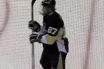 It Didn't Take Sidney Crosby Long to Score in His Return
