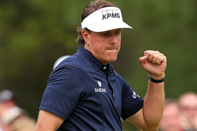 Phil Grabs Lead on 2nd Day