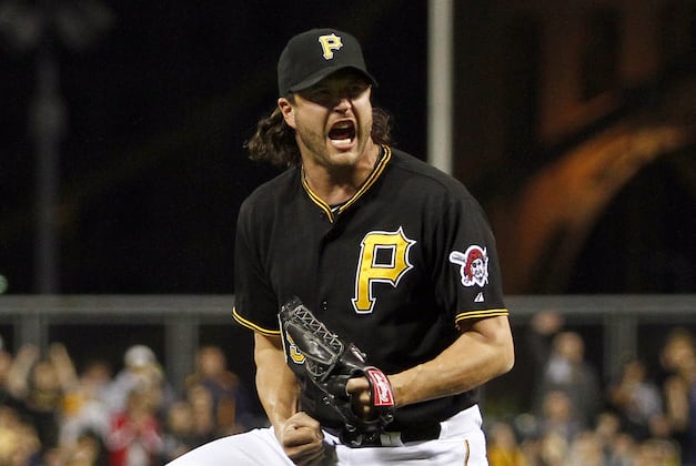 Mercer's 2-Run Homer Gives Burnett, Pirates Victory