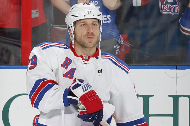 Clowe, Staal Status Unclear