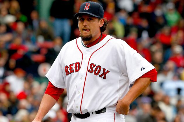 Hanrahan Leaves with Apparent Injury in 9th