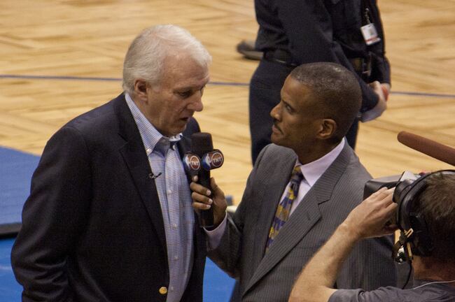 Greg_popovich_interviewed_by_david_aldridge_spurs-magic_crop_north