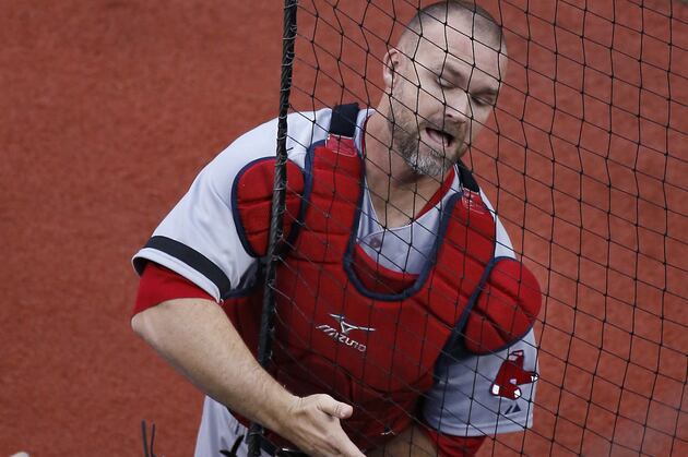 Ross Leaves Game After Collision in 5th