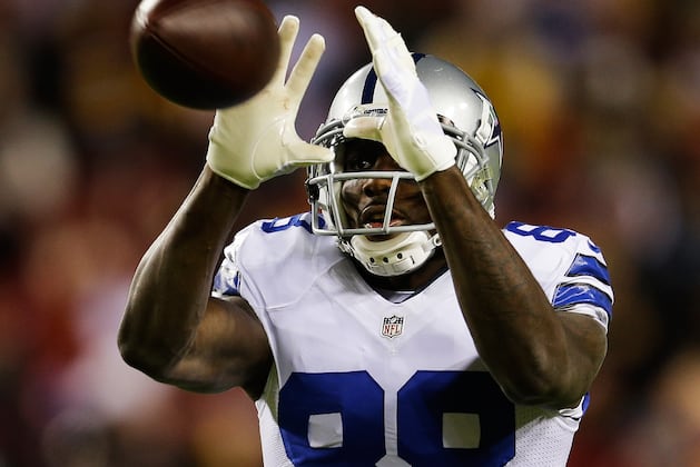 Dez Bryant Says He's Catching Better Despite Finger