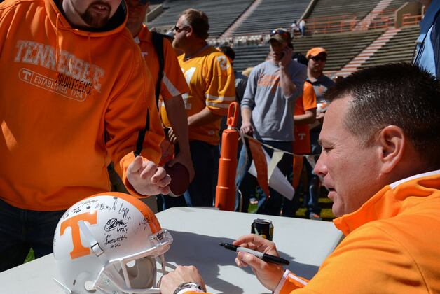 Vols Land 6'6, 270lb Commit