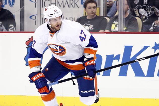 Isles' MacDonald out 6-8 Weeks After Hand Surgery