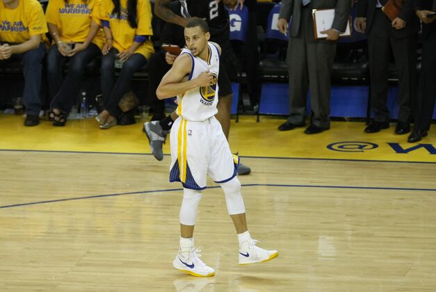 Second Round, Game 3: San Antonio 102, Warriors 92