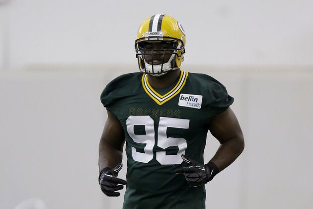Packers Rookies Bring Basketball Backgrounds to the Field