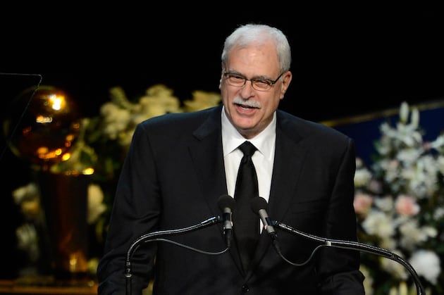 Phil Jackson's in-Game Twitter Posts Prove He Still Has Zest for NBA Job