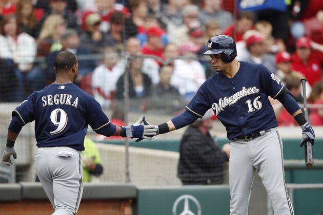 Reds Score Early, Often in Beating Brewers