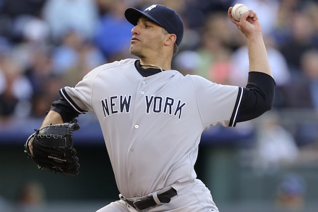 Andy Pettitte Rebounds, Vernon Wells Homers in Yankees 3-2 Win over Royals