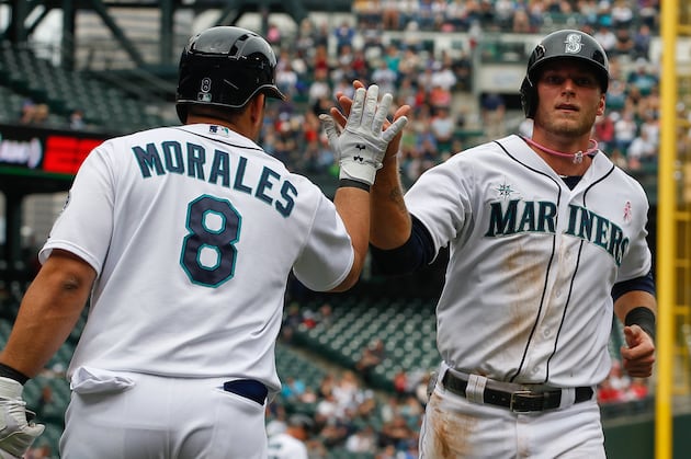 Morales Blast Backs Saunders in Mariners' Win