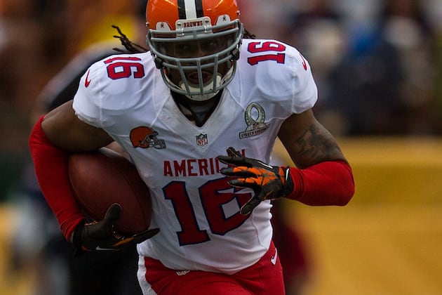 Cribbs Arrives in Detroit, Has Four Total Suitors