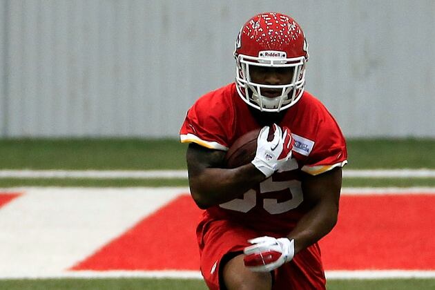 Chiefs Sign Rookie RB Knile Davis