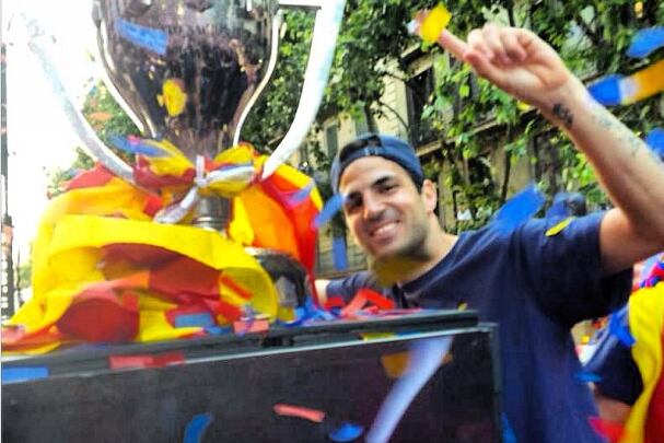Instagram: Fabregas Celebrates with the Trophy