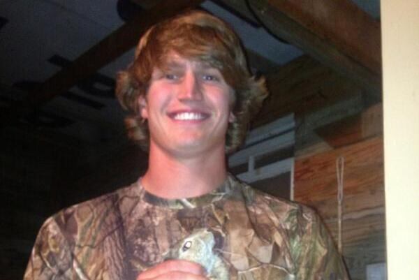 Texas Longhorns WR Jaxon Shipley Catches Rabbit on Foot