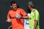 Jose Mourinho 'Treats Iker Casillas Like Dead Wood'