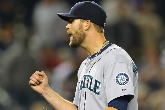 Yankees Lose Pettitte as Mariners Squeak by
