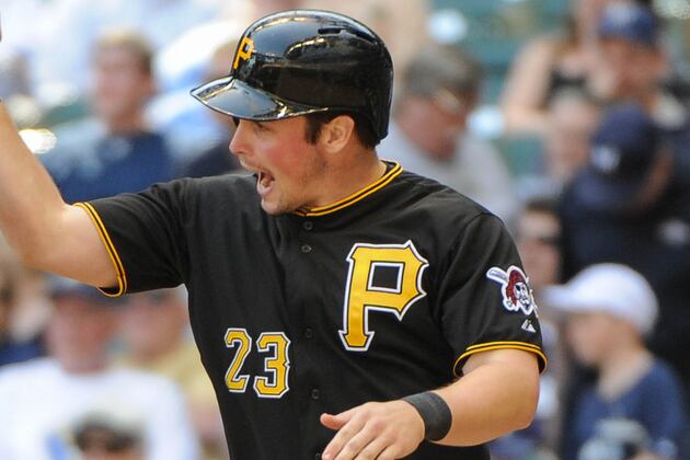 Snider's Long Homer Helps Pirates Overpower Brewers, 7-1
