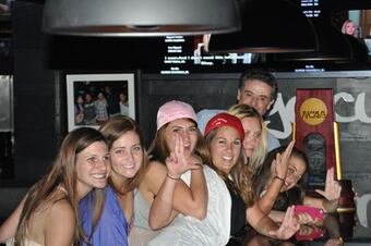 Pitino-trophy-birthday-1_crop_north