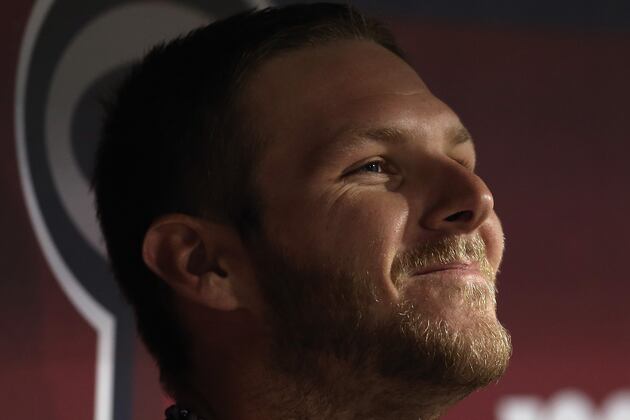 Sale Fans 12 to Lead White Sox over Angels