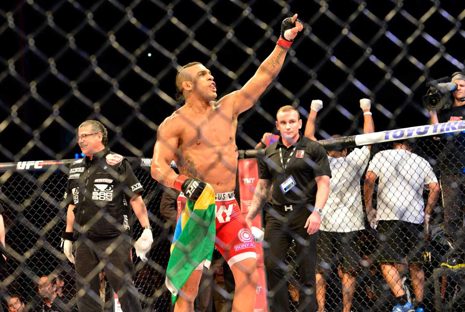 The Top 10 HeadKick Knockouts in UFC History Bleacher Report