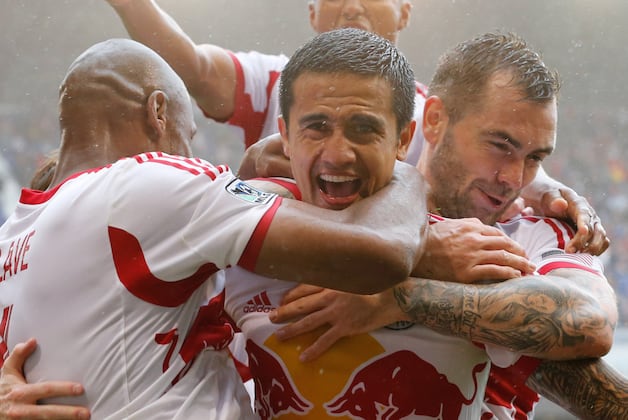 Take Away Gonzo: Tim Cahill Calls for Set-Piece Pick, and Thierry Henry Delivers