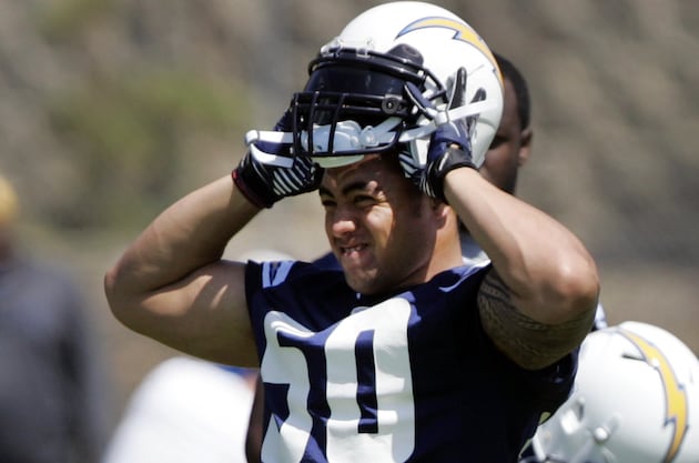 Chargers Shielding Te'o from Media