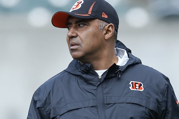 Video: Marvin Lewis Hits the Links