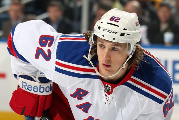 Contrary to Tortorella, Hagelin Says He 'Definitely' Doesn't Stink on Power Play