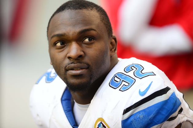DE Cliff Avril Sits with Foot Issue