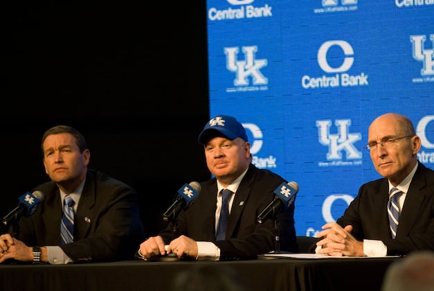 Stoops Says His Late Father Was Huge Influence on His Life, Coaching Career